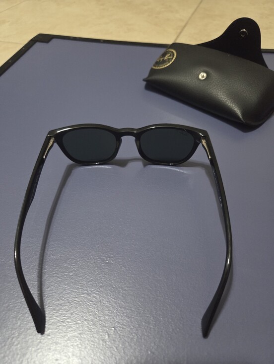 Woman Rayban Polarized Sun Glasses